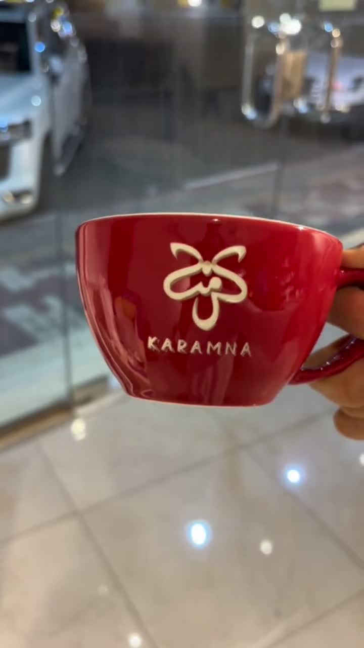 كوب بهوية تجارية